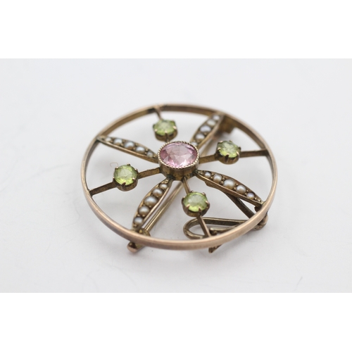 202 - 9ct gold antique seed pearl, synthetic pink sapphire, and peridot set pendant/brooch (4g)