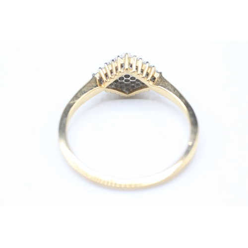 223 - 9ct gold parve set diamond dress ring (3.2g) Size V