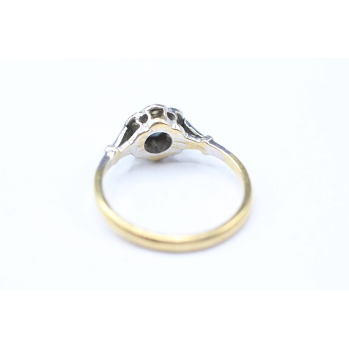 226 - 18ct gold sapphire and diamond halo ring (2.7g) Size M