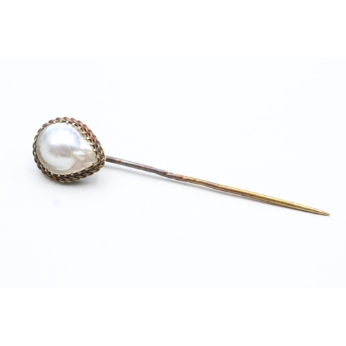 23 - 9ct gold vintage blister pearl stick pin (5.2g)