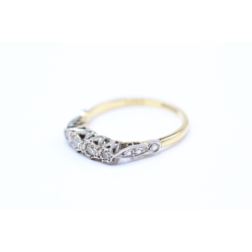 239 - 18ct gold plat diamond four stone ring (2.5g) Size P