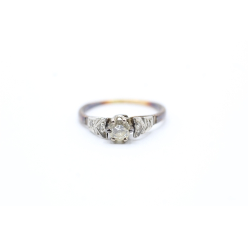 24 - 18ct gold diamond single stone ring (1.9g) Size K