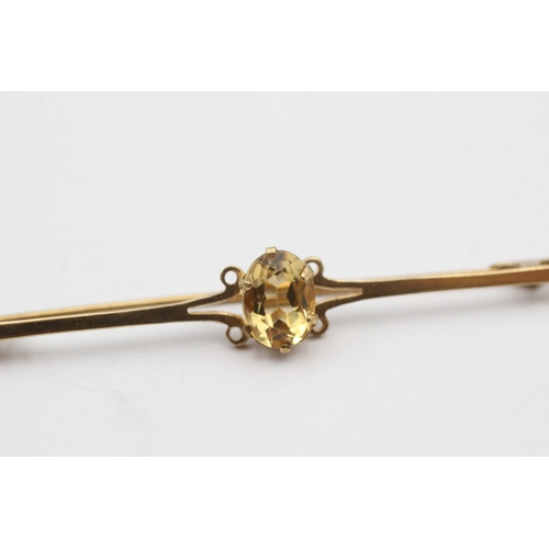 241 - 9ct gold vintage oval cut citrine bar brooch (2g)