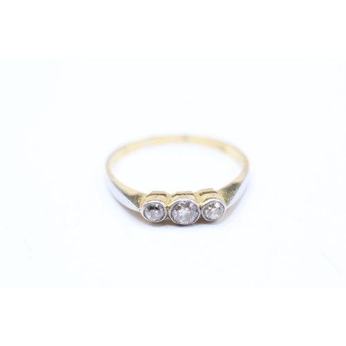 246 - 18ct gold three stone diamond ring (2.4g) Size P