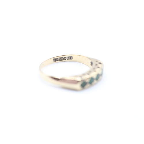 26 - 9ct gold vintage emerald half eternity ring (2.3g) Size P