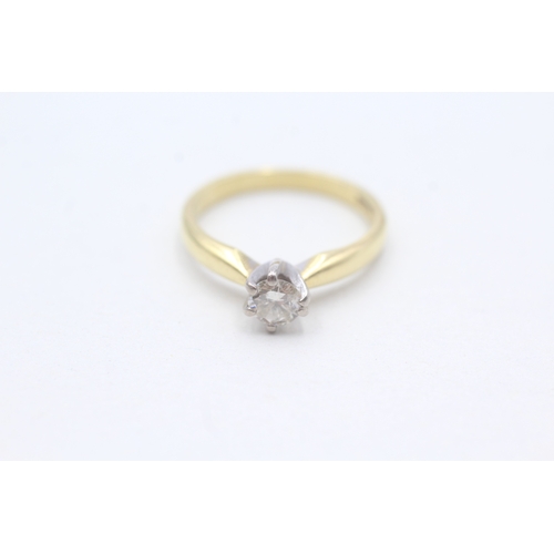 30 - 18ct gold diamond solitaire ring as seen (bent claw) (3.2g) Size L