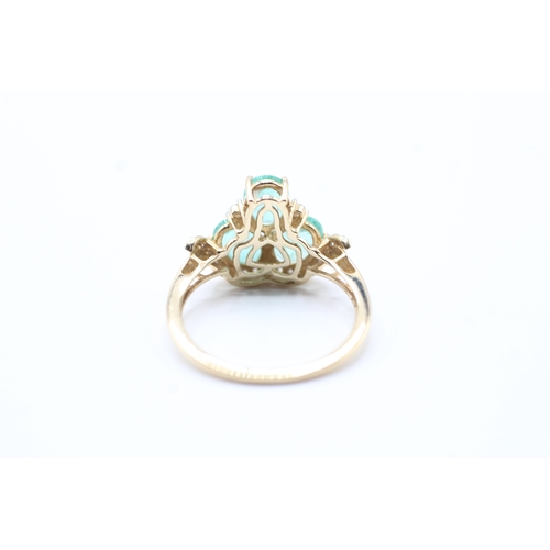 67 - 14ct gold diamond & emerald dress ring (3g) Size P 1/2