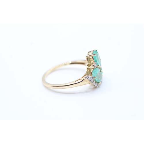 67 - 14ct gold diamond & emerald dress ring (3g) Size P 1/2