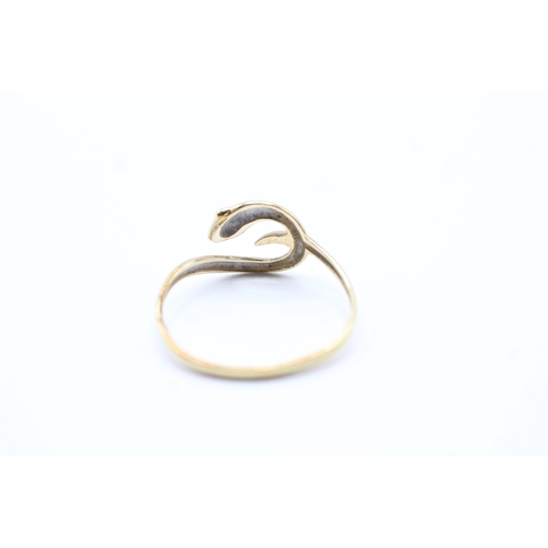 78 - 14ct gold snake dress ring (1.4g) Size R