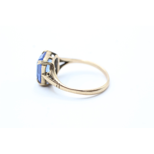 80 - 9ct gold vintage blue paste dress ring (2.2g) Size O