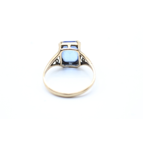 80 - 9ct gold vintage blue paste dress ring (2.2g) Size O