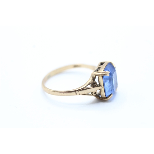 80 - 9ct gold vintage blue paste dress ring (2.2g) Size O