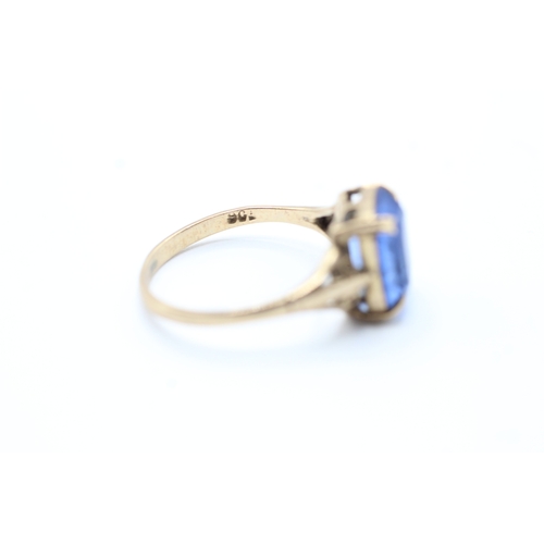 80 - 9ct gold vintage blue paste dress ring (2.2g) Size O