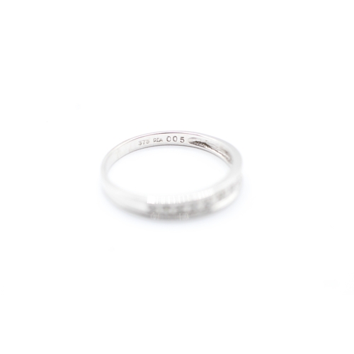 96 - 9ct gold diamond half eternity ring (1.5g) Size P