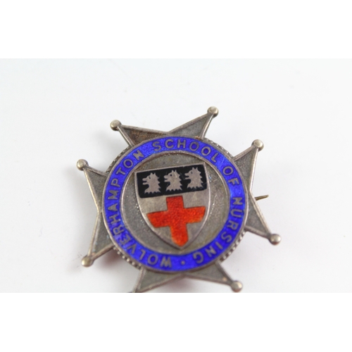 364 - Vintage Hallmarked .925 Sterling Silver Wolverhampton Nursing Enamel Badge (10g)