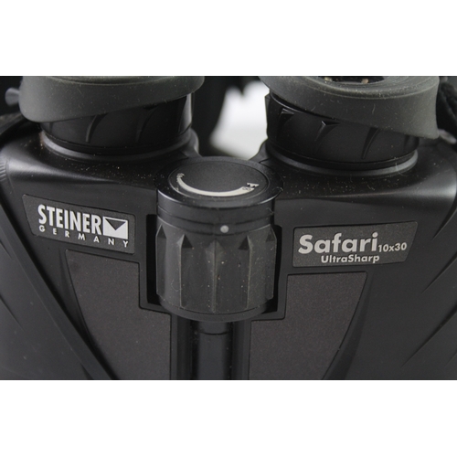 443 - Steiner Safari UltraSharp 10x30 Binoculars Working w/ Original Case