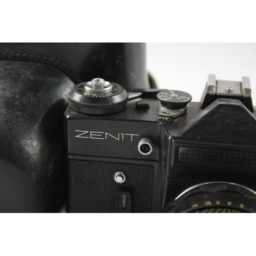 448 - Vintage SLR Zenit E w/ Helios-44-2 58mm F/2 Manual Camera Lens, Working w/ Case