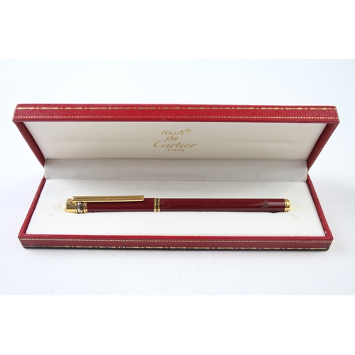 469 - Must De CARTIER Burgundy Lacquer & Gold Plate Fountain Pen w/ 18ct Nib WRITING