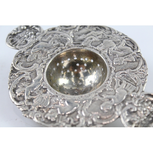 326 - Antique Edwardian 1906 Chester Sterling Silver Import Cherub Tea Strainer (44g)