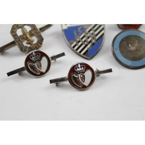 368 - 8 x Vintage Hallmarked .925 Sterling Silver Pin & Lapel Badges Inc Enamel (49g)