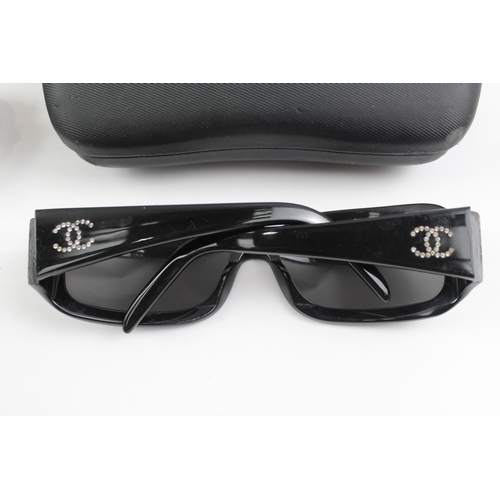 412 - Designer Sunglasses / Glasses Inc Chanel, Cases x 2