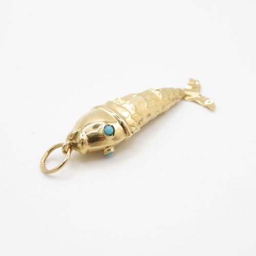 1 - 9ct Gold Articulated Fish Pendant with Turquoise Eyes - 2.4g