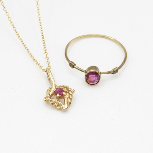 163 - 2 x 9ct gold pink gemstone ring and pendant on chain set (2g) Size K