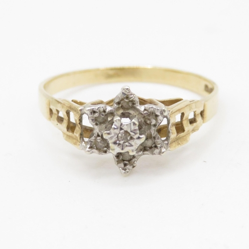 178 - 9ct gold star set diamond ring (1.7g) Size O