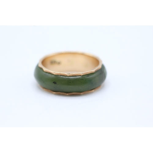 10 - 9ct gold nephrite eternity ring (3.6g) Size N 1/2