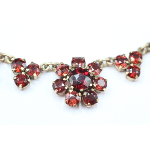 111 - 9ct gold vintage garnet cluster necklace (13.7g)