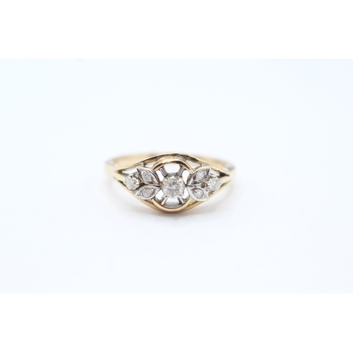 113 - 12ct gold and diamond ring (3.1g) Size M 1/2