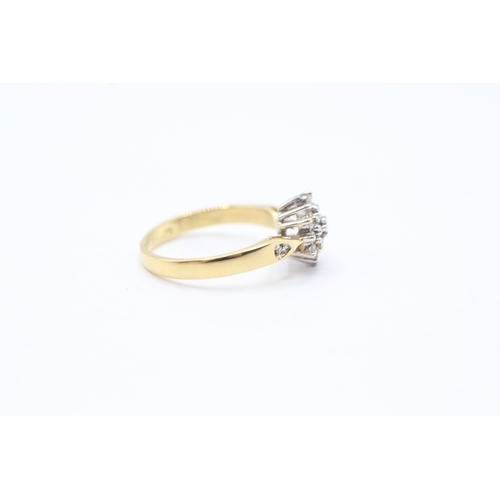 117 - 18ct gold diamond cluster ring (3g) Size K