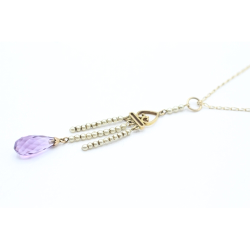 131 - 9ct gold faux pearl and amethyst drop pendant and chain (2.5g)