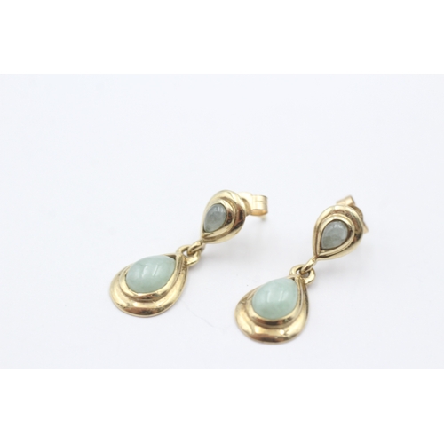 146 - 9ct gold green gemstone drop stud earrings (2.1g)