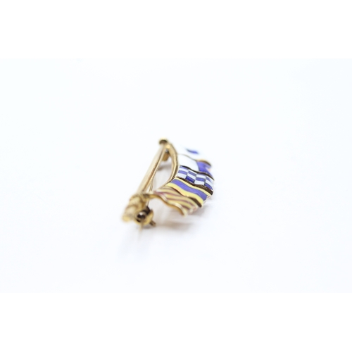 15 - 9ct gold enamel flag bar brooch (4.9g)