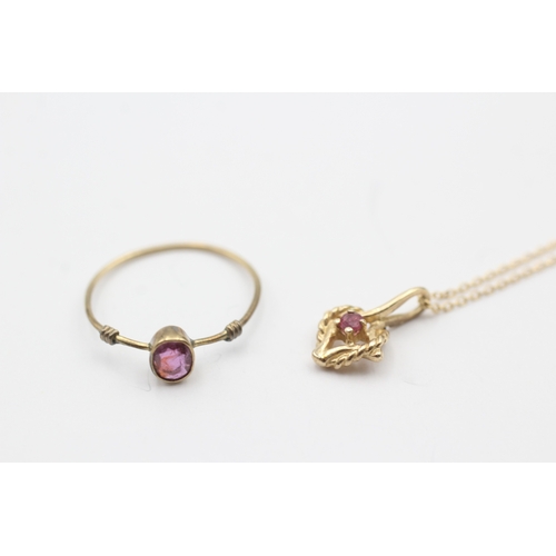 163 - 2 x 9ct gold pink gemstone ring and pendant on chain set (2g) Size K