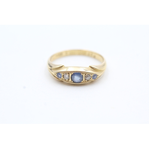 199 - 18ct gold diamond & sapphire five stone ring (3.8g) Size M