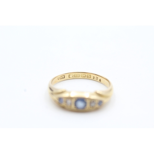 199 - 18ct gold diamond & sapphire five stone ring (3.8g) Size M