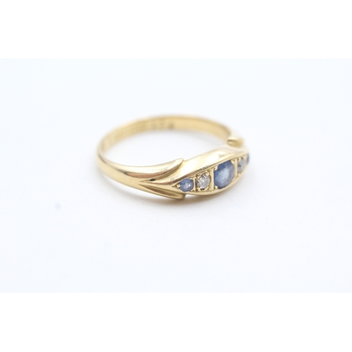 199 - 18ct gold diamond & sapphire five stone ring (3.8g) Size M