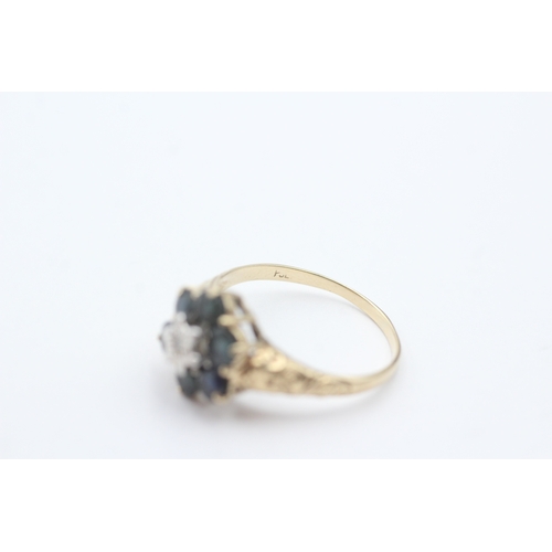 206 - 9ct gold sapphire and diamond flower cluster ring (2.9g) Size S