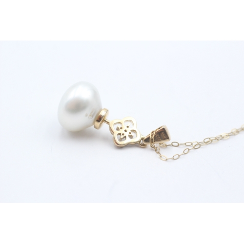 230 - 9ct gold cultured pearl and diamond pendant on chain (4.3g)