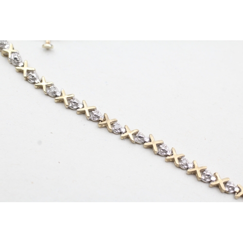 237 - 9ct gold and diamond bracelet (3.6g)