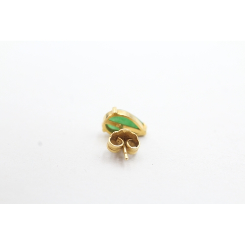 248 - 18ct gold and jade stud earrings (1.8g)