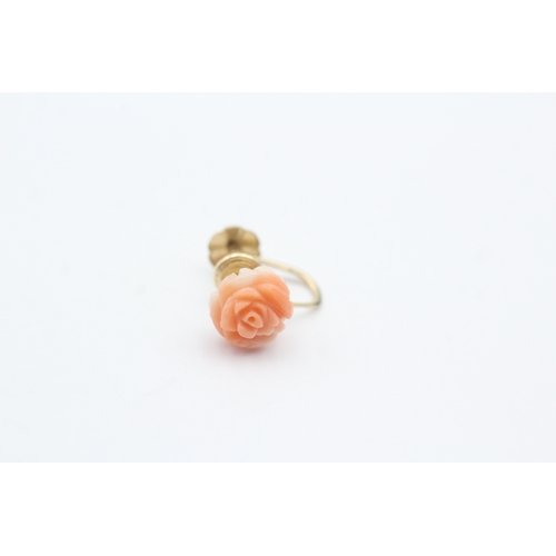 25 - 14ct gold carved coral screw back earrings (1.6g)