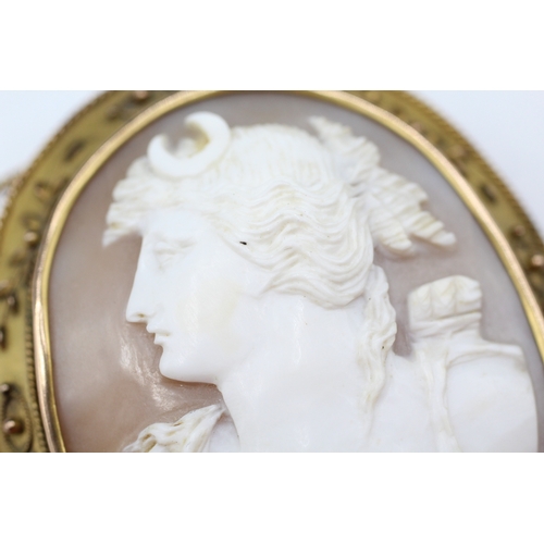 4 - 9ct gold shell cameo artemis portrait brooch (23.8g)