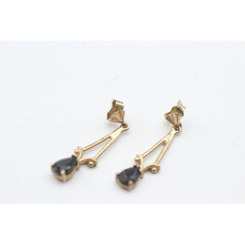 77 - 9ct gold and sapphire drop stud earrings (1.2g)