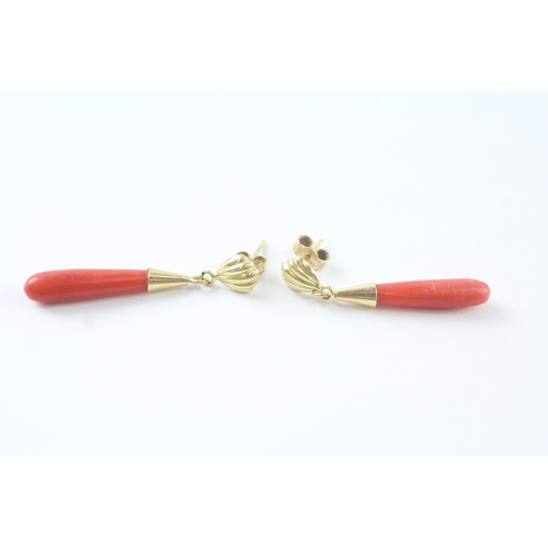 23 - 18ct gold coral drop earrings with 9ct gold backs (2.6g) Size