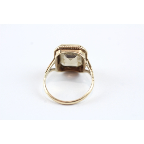 29 - 9ct gold quartz ring (3.4g) Size M