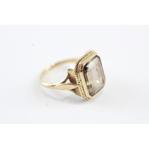 29 - 9ct gold quartz ring (3.4g) Size M