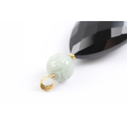 36 - 14ct gold onyx and jade pendant (15g) Size